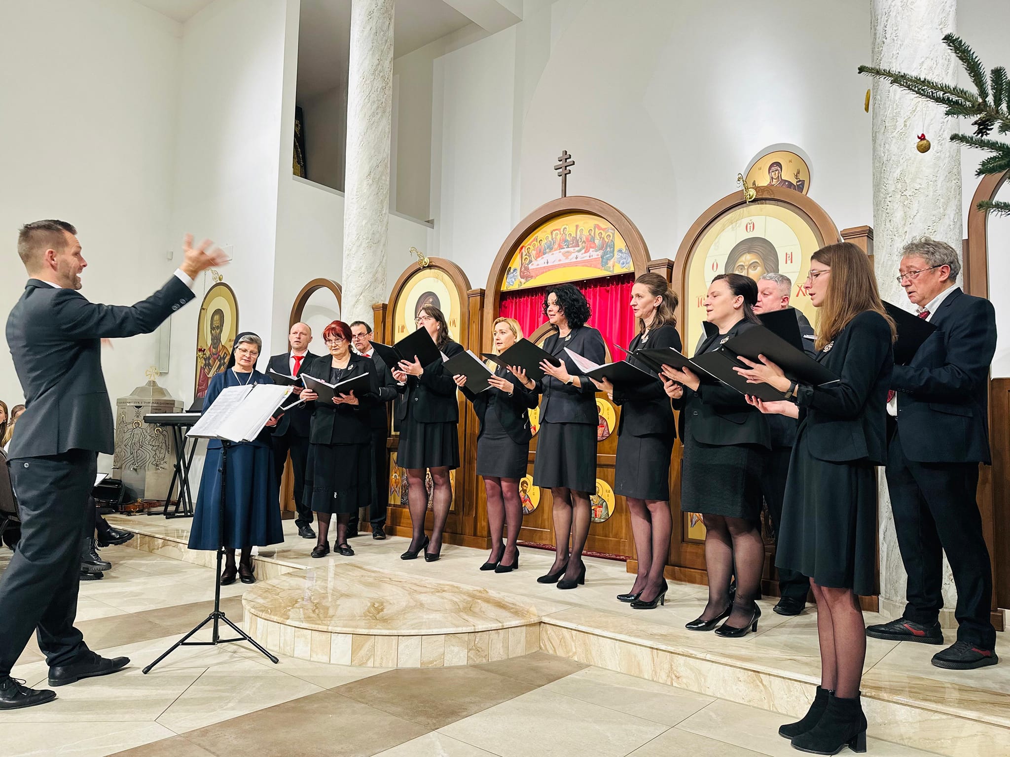 Predstavujeme Gréckokatolícky spevácky zbor pri Chráme sv. Cyrila a ...